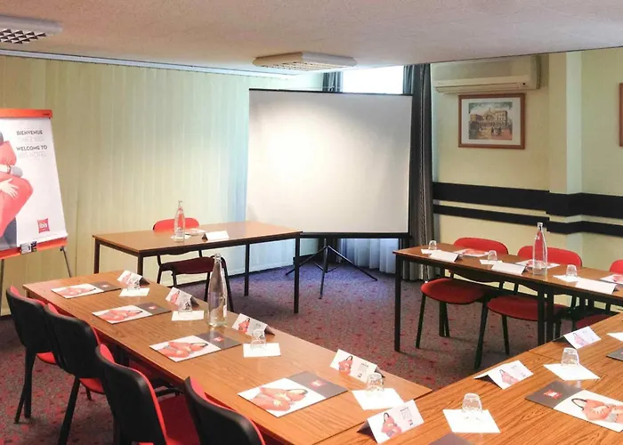 酒店 宜必思普瓦捷博里于酒店 3*