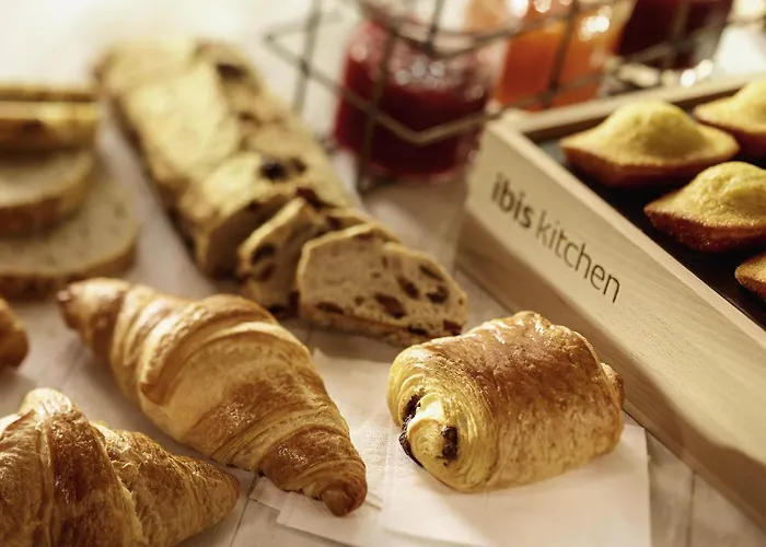 宜必思普瓦捷博里于酒店