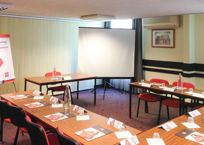 宜必思普瓦捷博里于酒店 3* 普瓦捷